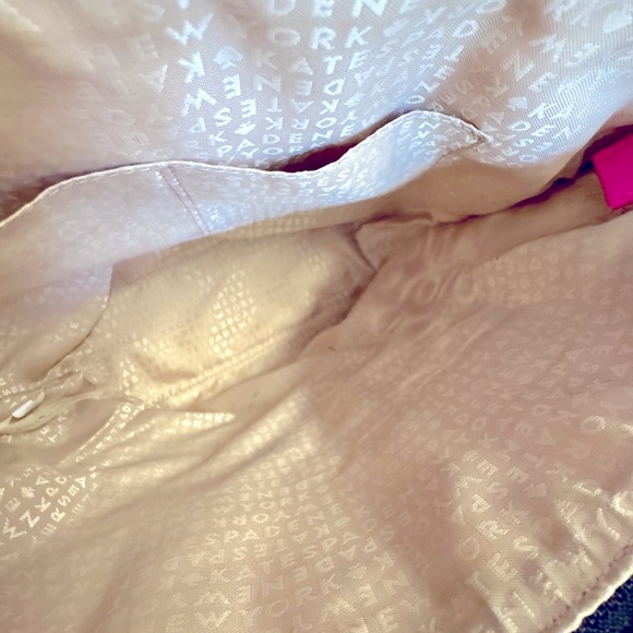 Kate Spade New York- Daycation black tote with white bows and pink handle. - Picture 6 of 7